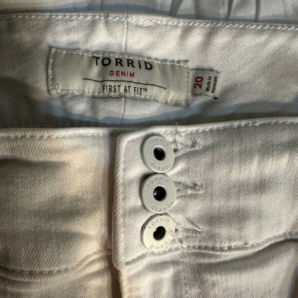 Torrid White Jeans Size 20 Inseam 22 inches Jegging Crop - Picture 11 of 14